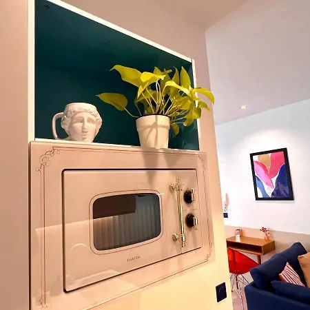 Roma Reva: Design Et Cinema Nimes