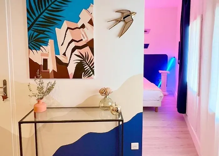 Roma Reva: Design Et Cinema Apartment Nimes