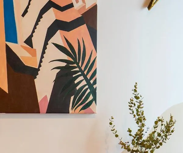 Roma Reva: Design Et Cinema