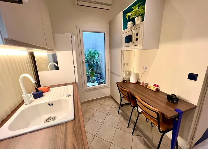 Roma Reva: Design Et Cinema Nîmes