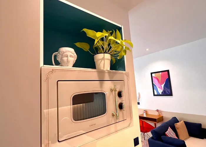 Roma Reva: Design Et Cinema Nîmes