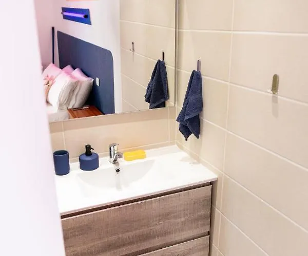 Roma Reva: Design Et Cinema *