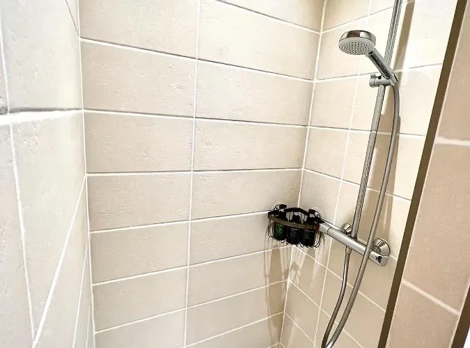 Roma Reva: Design Et Cinema Nîmes