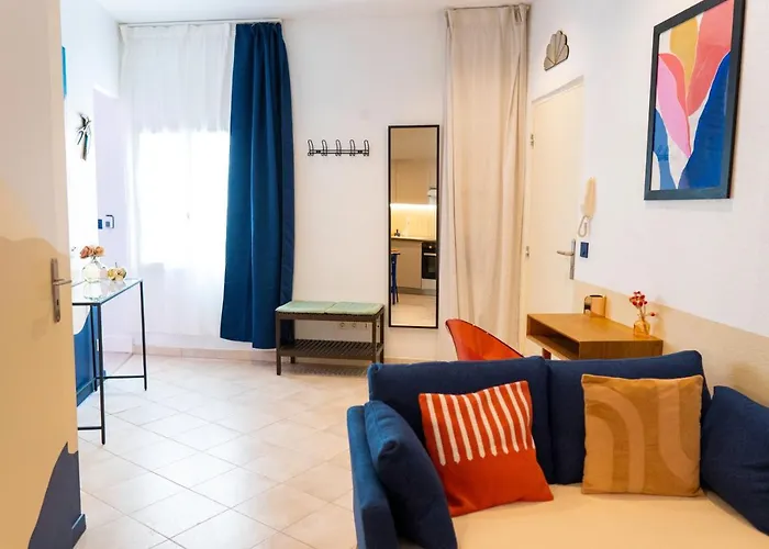 Roma Reva: Design Et Cinema * Nîmes