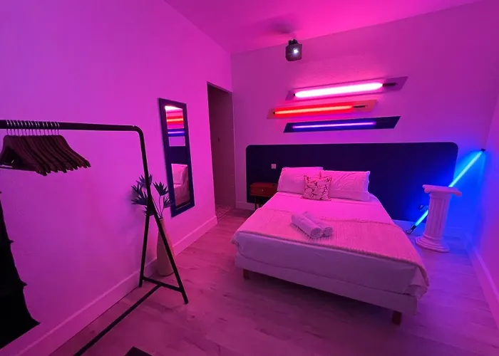 Apartment Roma Reva: Design Et Cinema Nimes