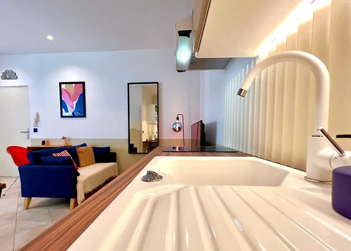 Roma Reva: Design Et Cinema